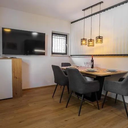Apartma Apartma 63a